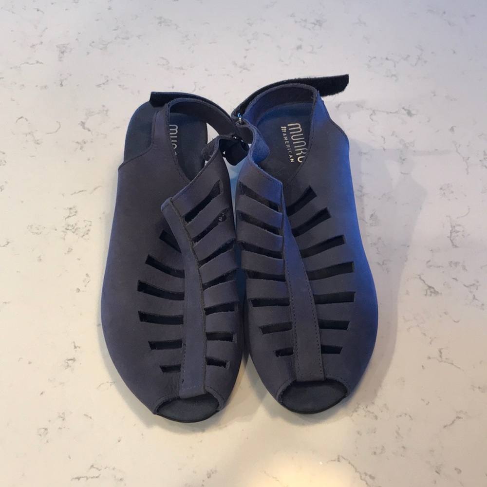 Women’s Munro Navy Suede Open Toe Sling Back Shoe